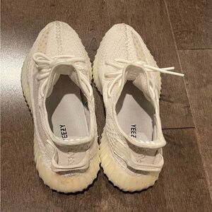 Yeezy Boost 350 v2 in Bone Sneakers